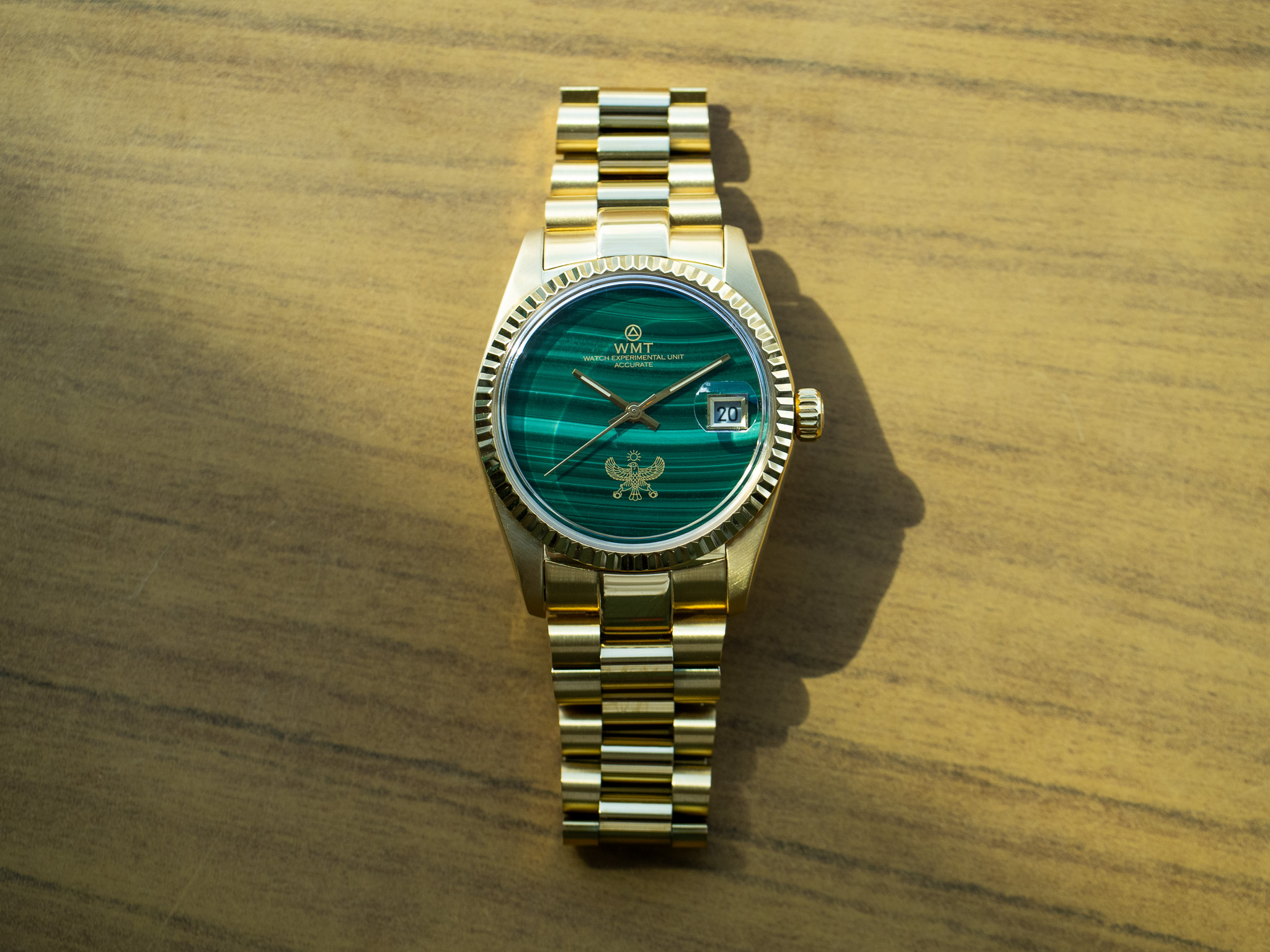 Cabochon – Malachite Stone / Falcon / Gold Plating Edition